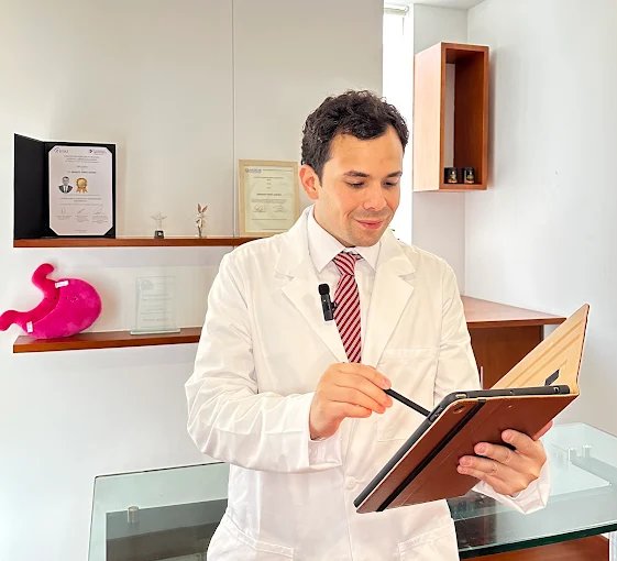 Dr. Ernesto Pinto, cirujano bariátrico